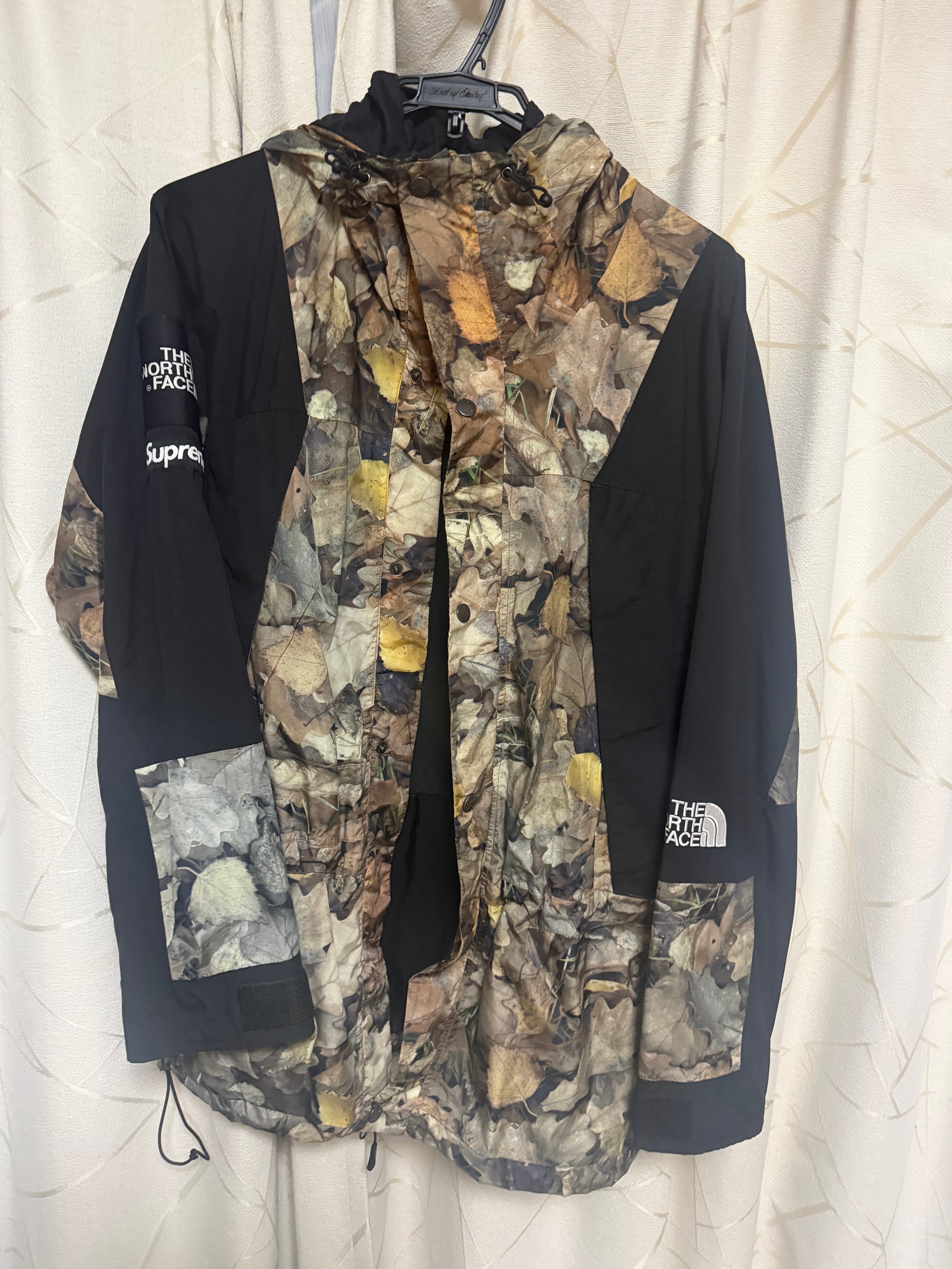 Supreme x The North Face Leaves Mountain Light Jacket "Leaves"