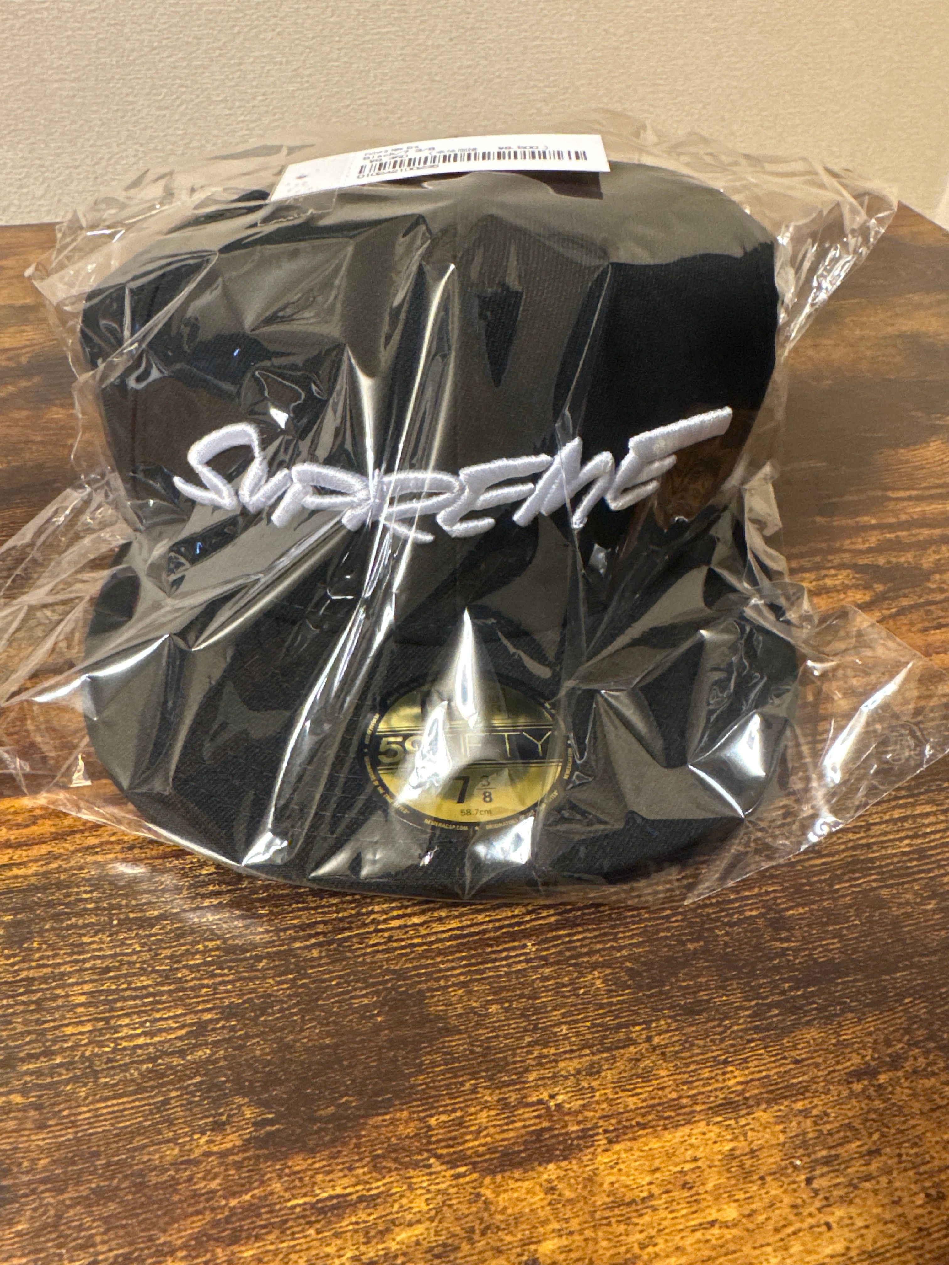 Supreme Futura New Era "Black"
