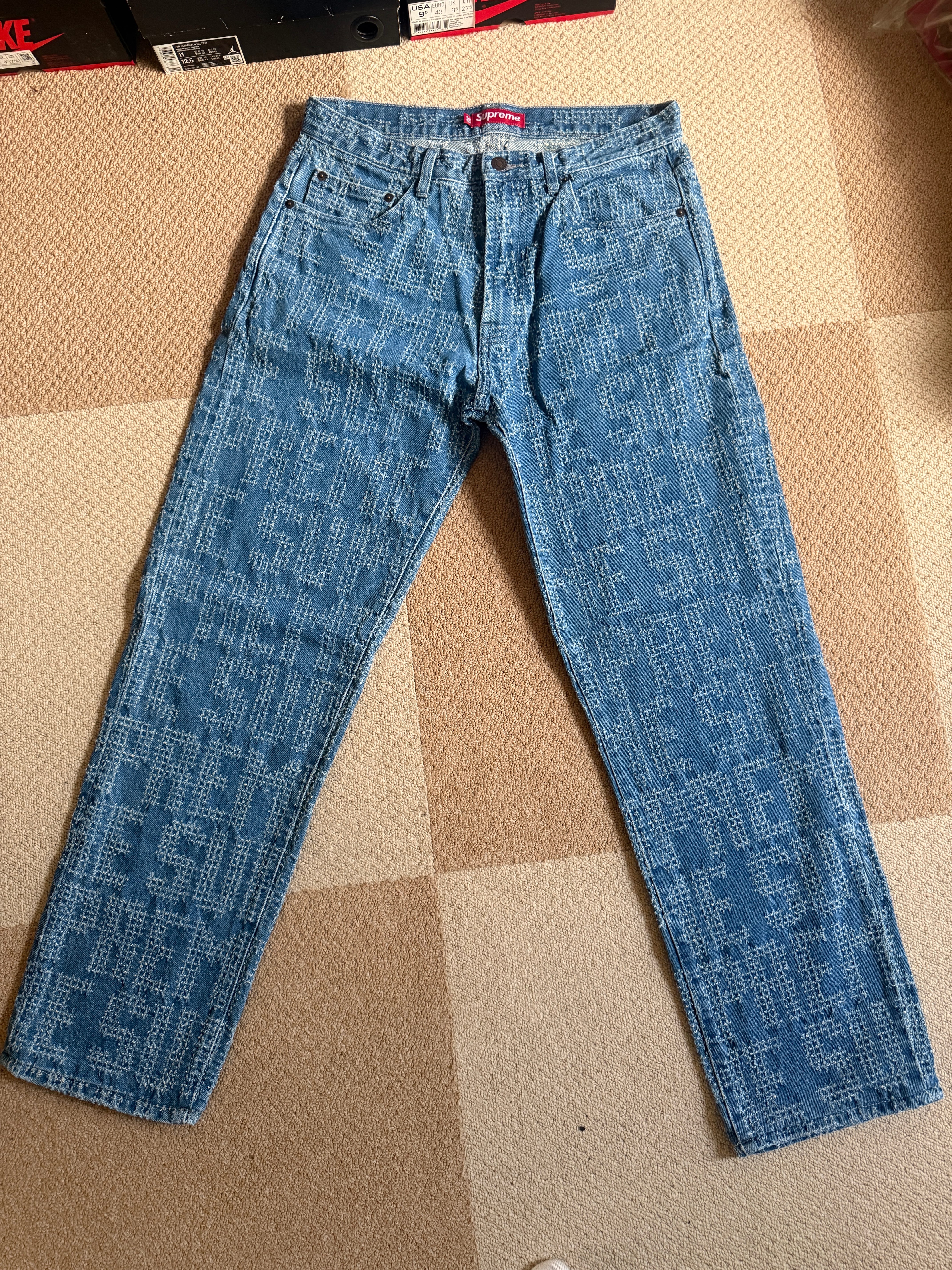 Supreme Needle Punch Regular Jean "Washed Blue"
