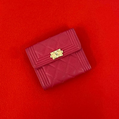 CHANEL シャネル ボーイシャネル ココマーク マットキャビアスキン 三つ折り財布 ピンク
21262