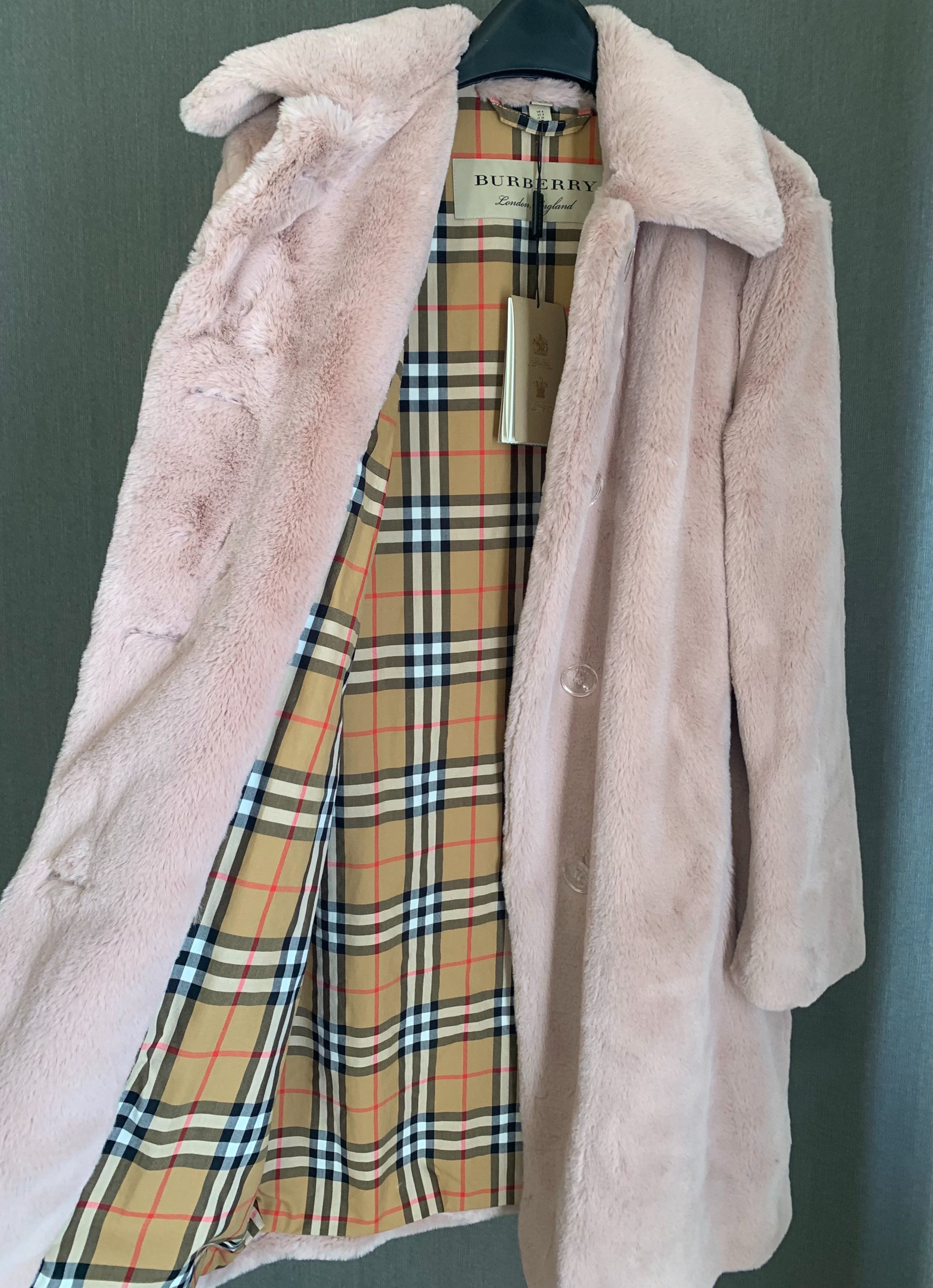バーバリー ファーアウター ピンク