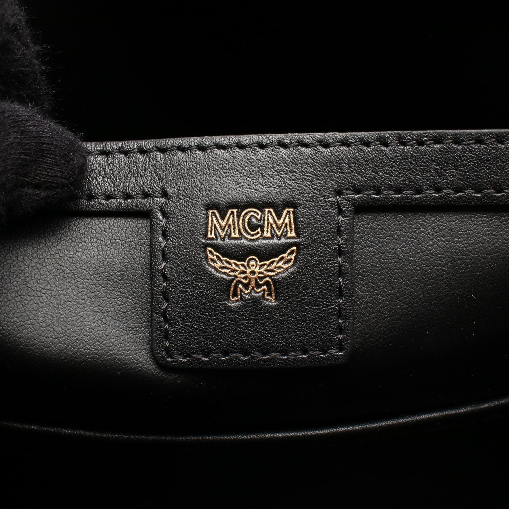 期間限定お値下げ】MCM ブラック レザーバックパック C (やや傷や汚れ