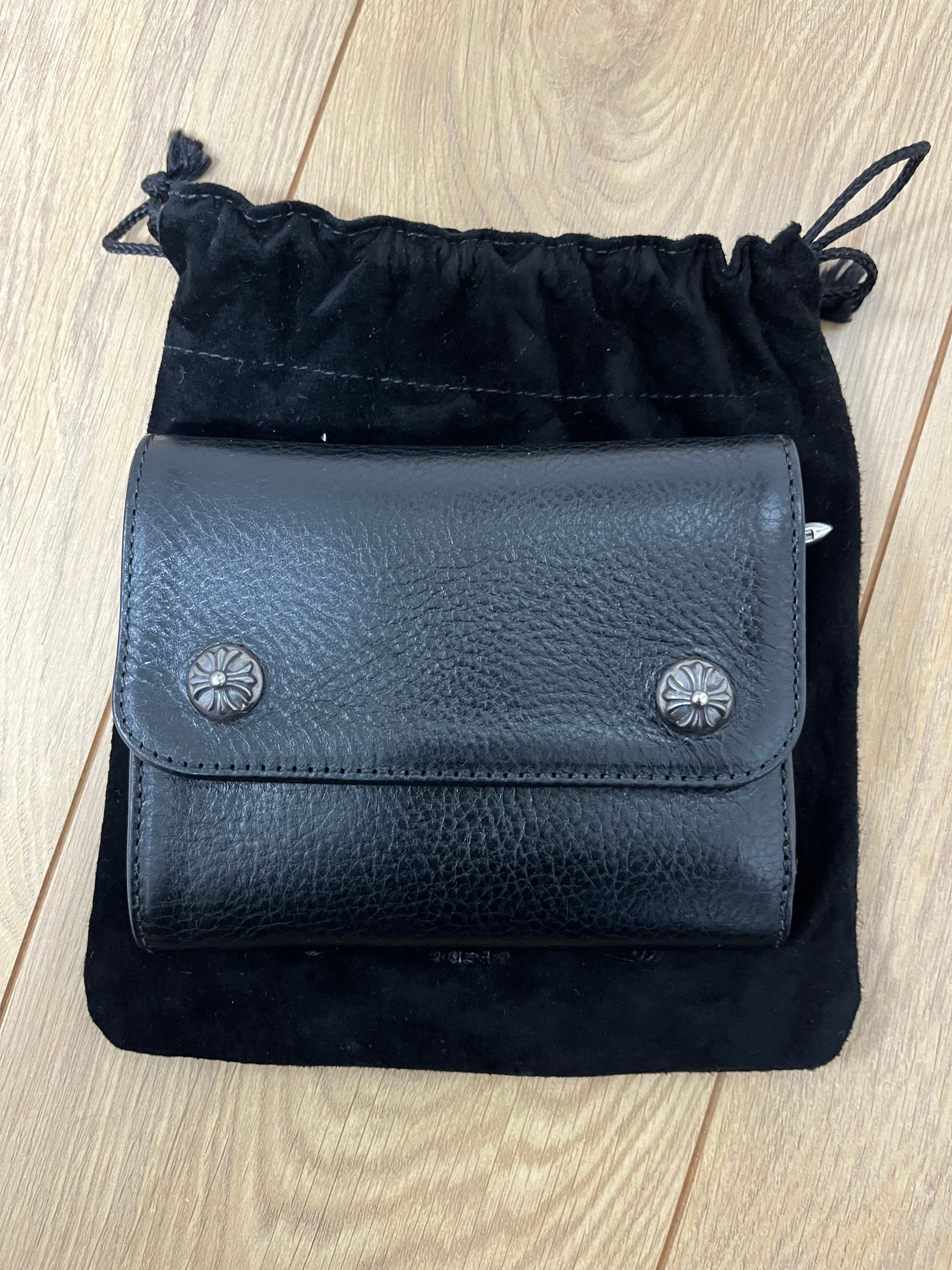 クロムハーツ ウェーブミニ クロスボールボタン レザーウォレット