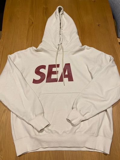 WIND AND SEA SEA Hoodie "Taupe-Bordeaux"