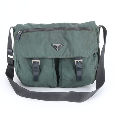 プラダ テスート ナイロントライアングルロゴショルダーバッグ