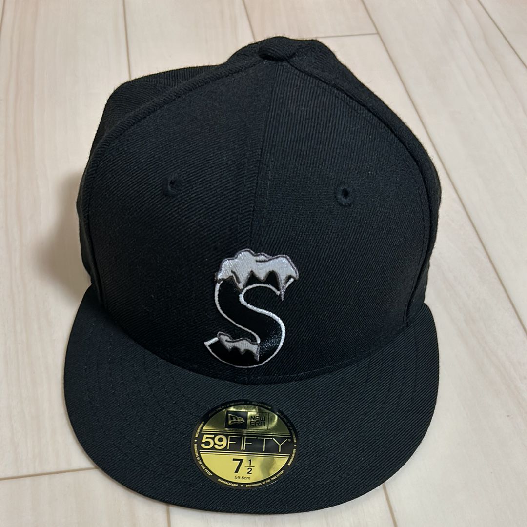 Supreme S Logo New Era® "Black" (20FW)