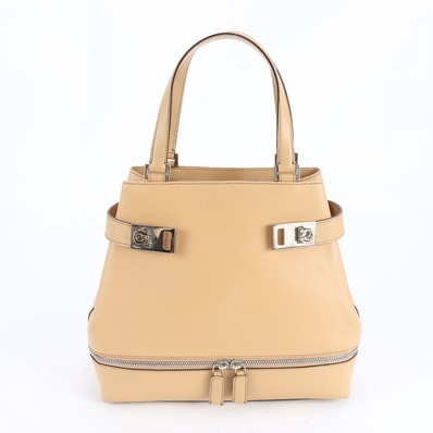 ■美品 サルヴァトーレフェラガモ ガンチーニハンドバッグ レザー