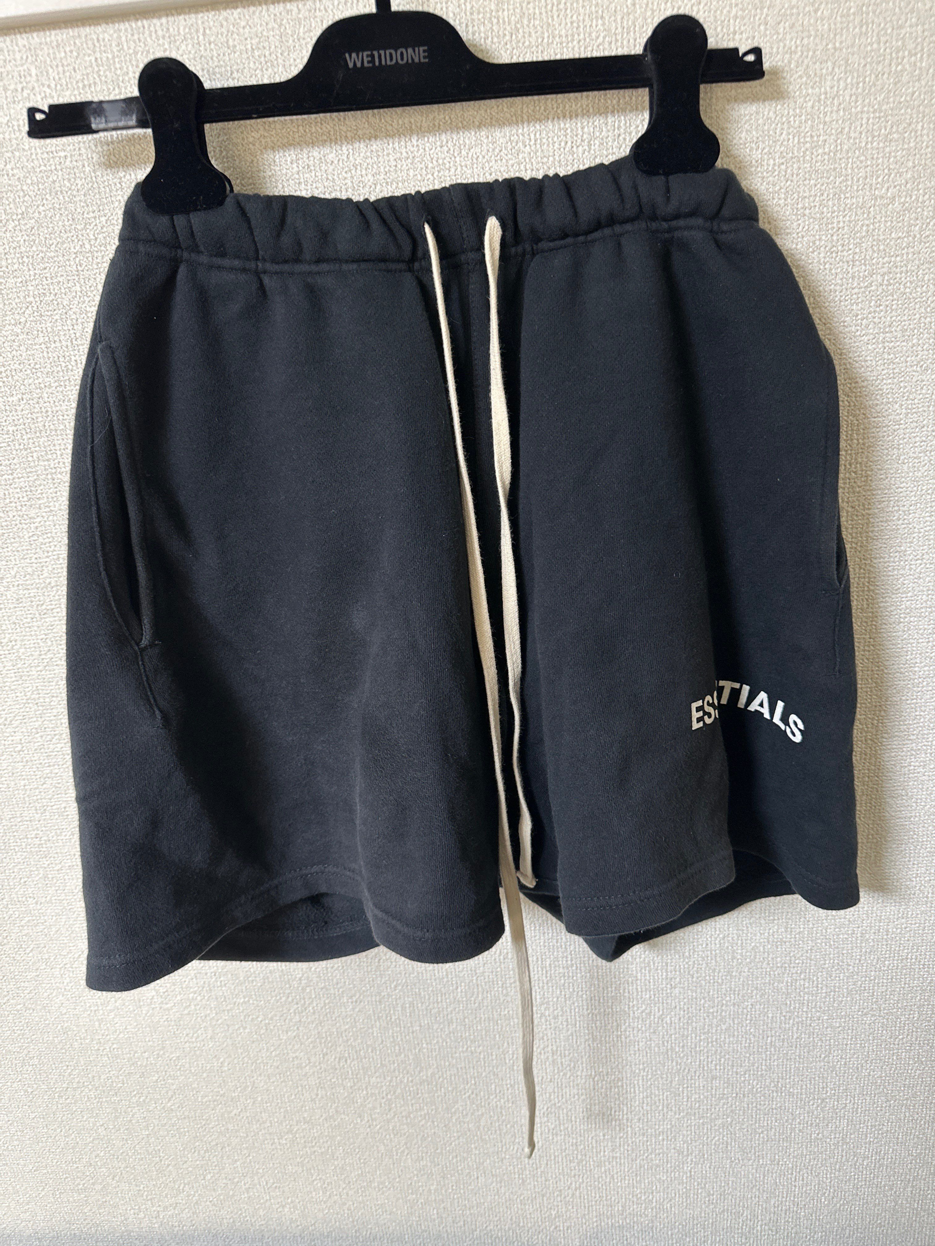 FEAR OF GOD Essentials Graphic Sweat Shorts "Black"