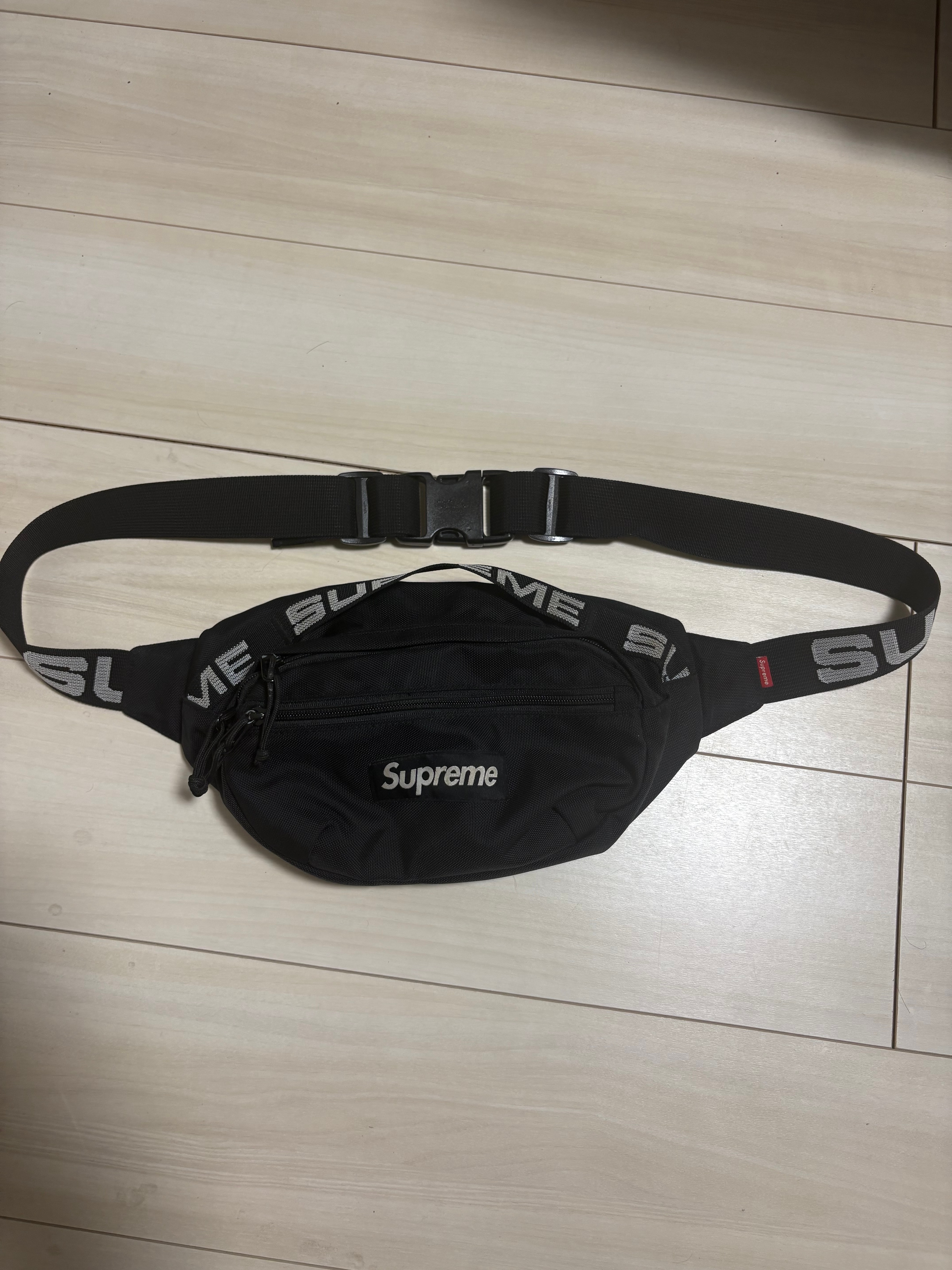 Supreme 18SS Waist Bag "Black"