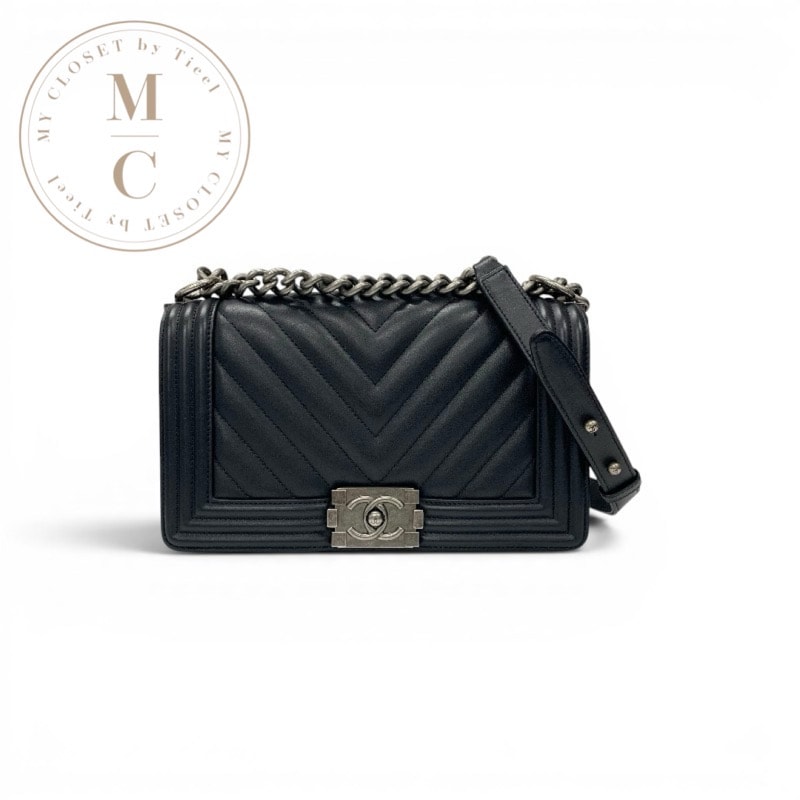 シャネル CHANEL ボーイシャネル25 バッグ ショルダーバッグ ブラック 黒 シルバー シェブロン ココマーク ガンメタリック金具 Vステッチ チェーン