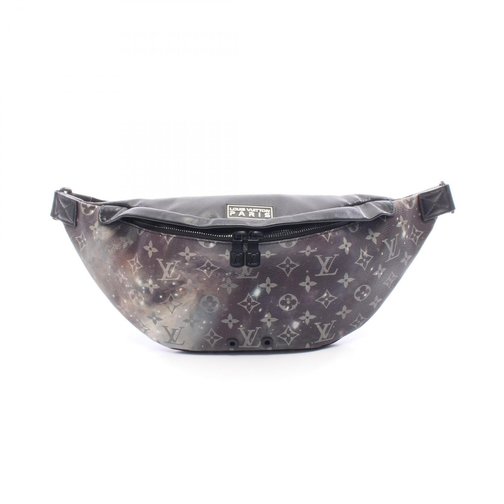 ルイ・ヴィトン LOUIS VUITTON ディスカバリー バムバッグ ウエストバッグ ボディバッグ バッグ PVCコーティングキャンバス レザー モノグラム・ギャラクシー メンズ ブラック系 / マルチカラー M44444 【中古】