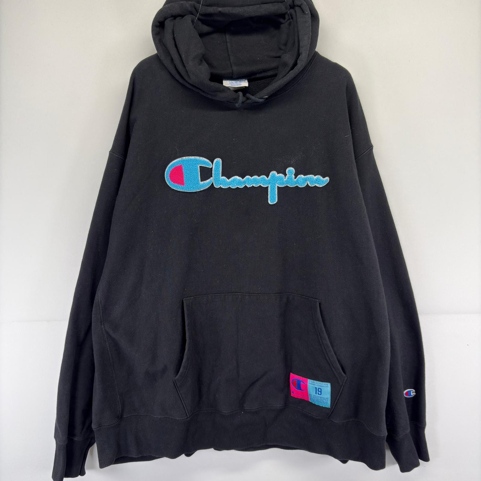 古着 チャンピオン Champion パーカー スウェット リバースウィーブ ネオンカラー 大きいサイズ ロゴ 刺繍 3XL ブラック メンズ