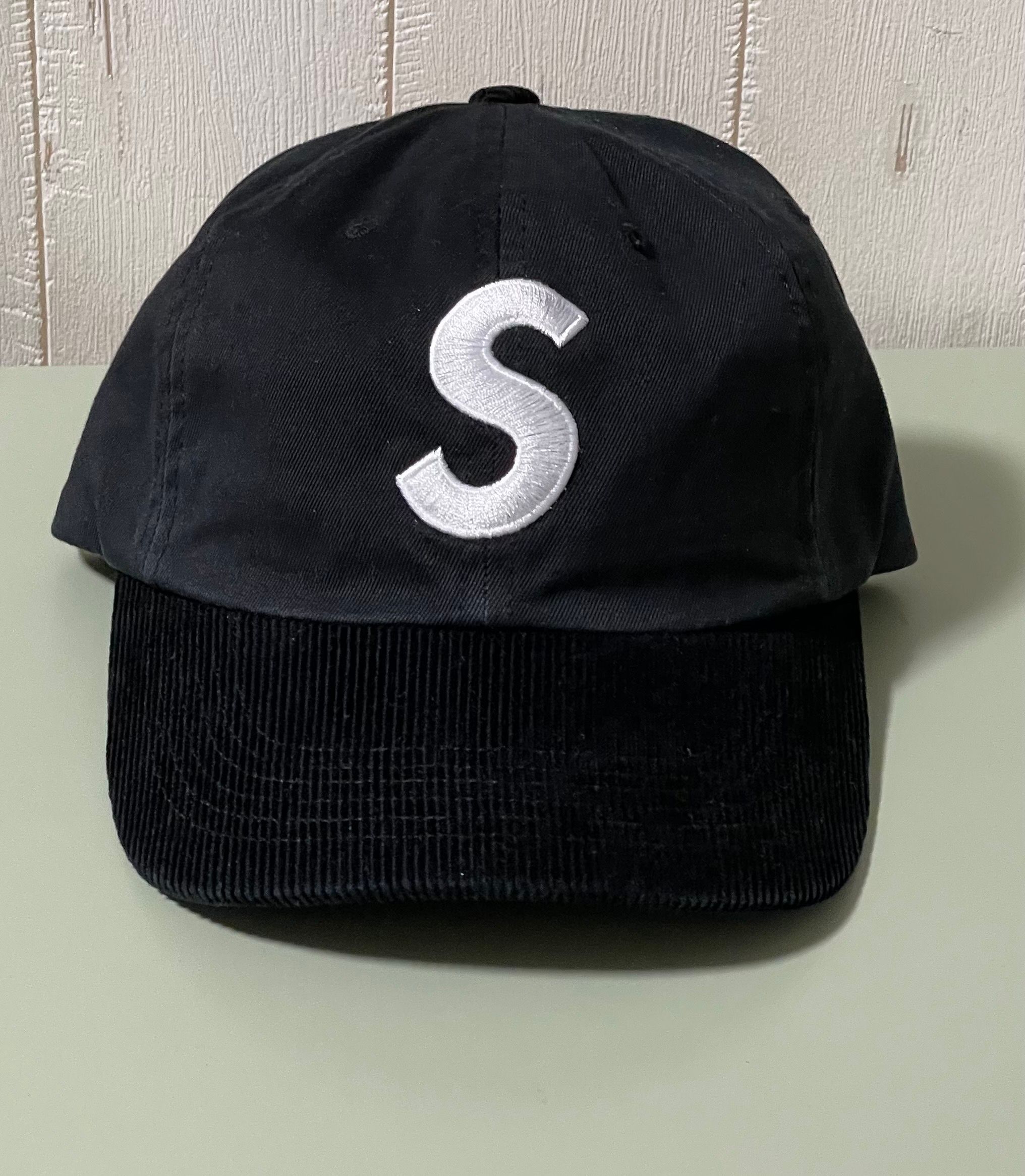 Supreme 2-Tone S Logo 6-Panel "Black"