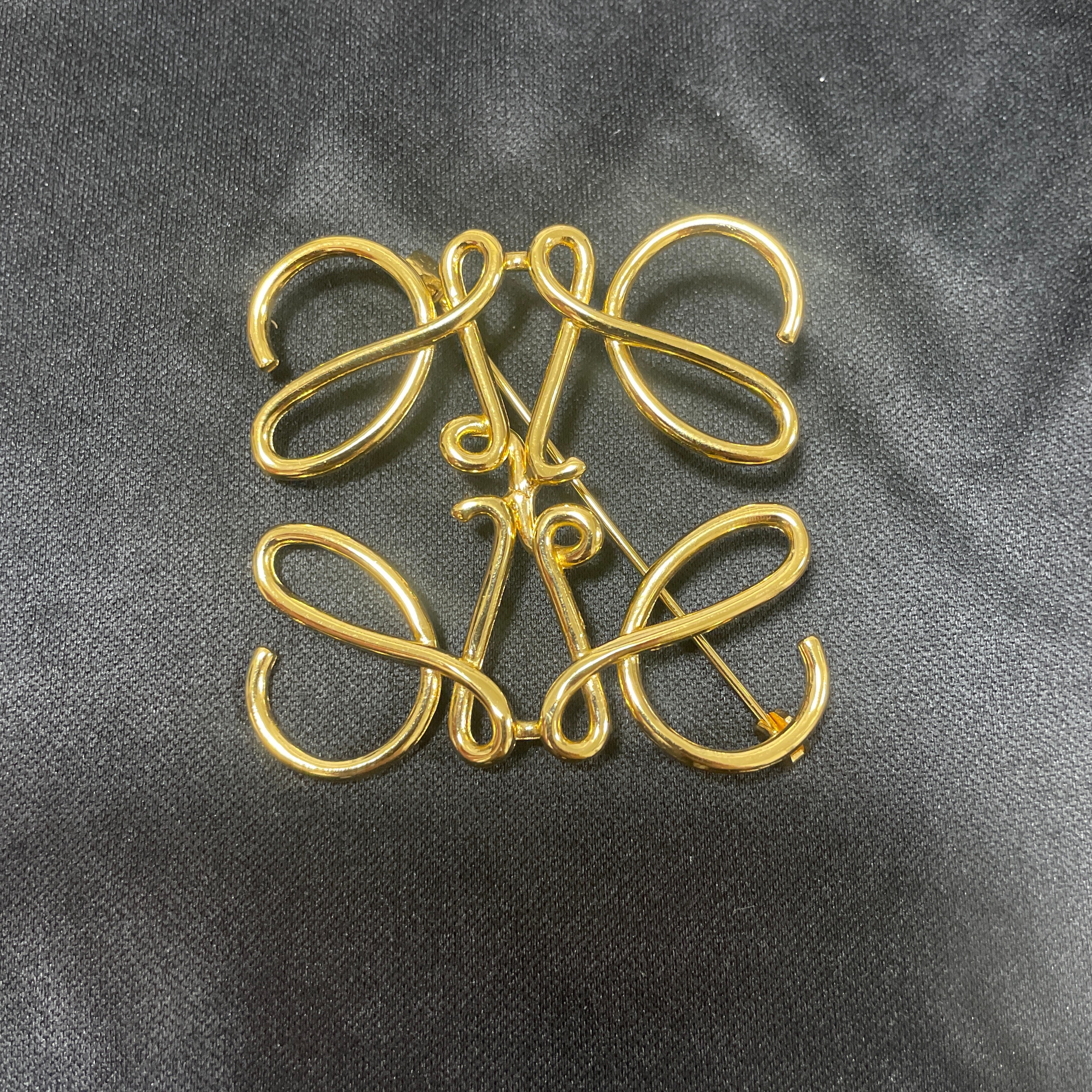 LOEWE Anagram Brooch Metal "Gold"