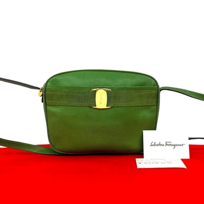 Salvatore Ferragamo サルヴァトーレフェラガモ ヴァラリボン 金具 レザー ショルダーバッグ グリーン
58666