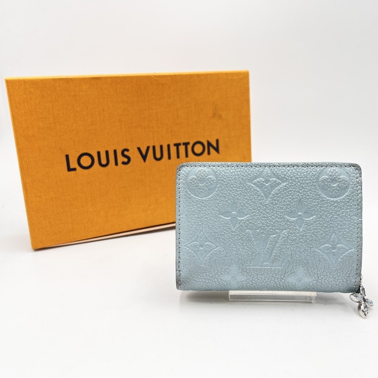 LOUIS VUITTON(ルイ・ヴィトン)ポルトフォイユ・クレア モノグラム アンプラント LV SKI コンパクトウォレット 二つ折り財布 ライトブルー レザー シルバー金具 RFID 【中古】