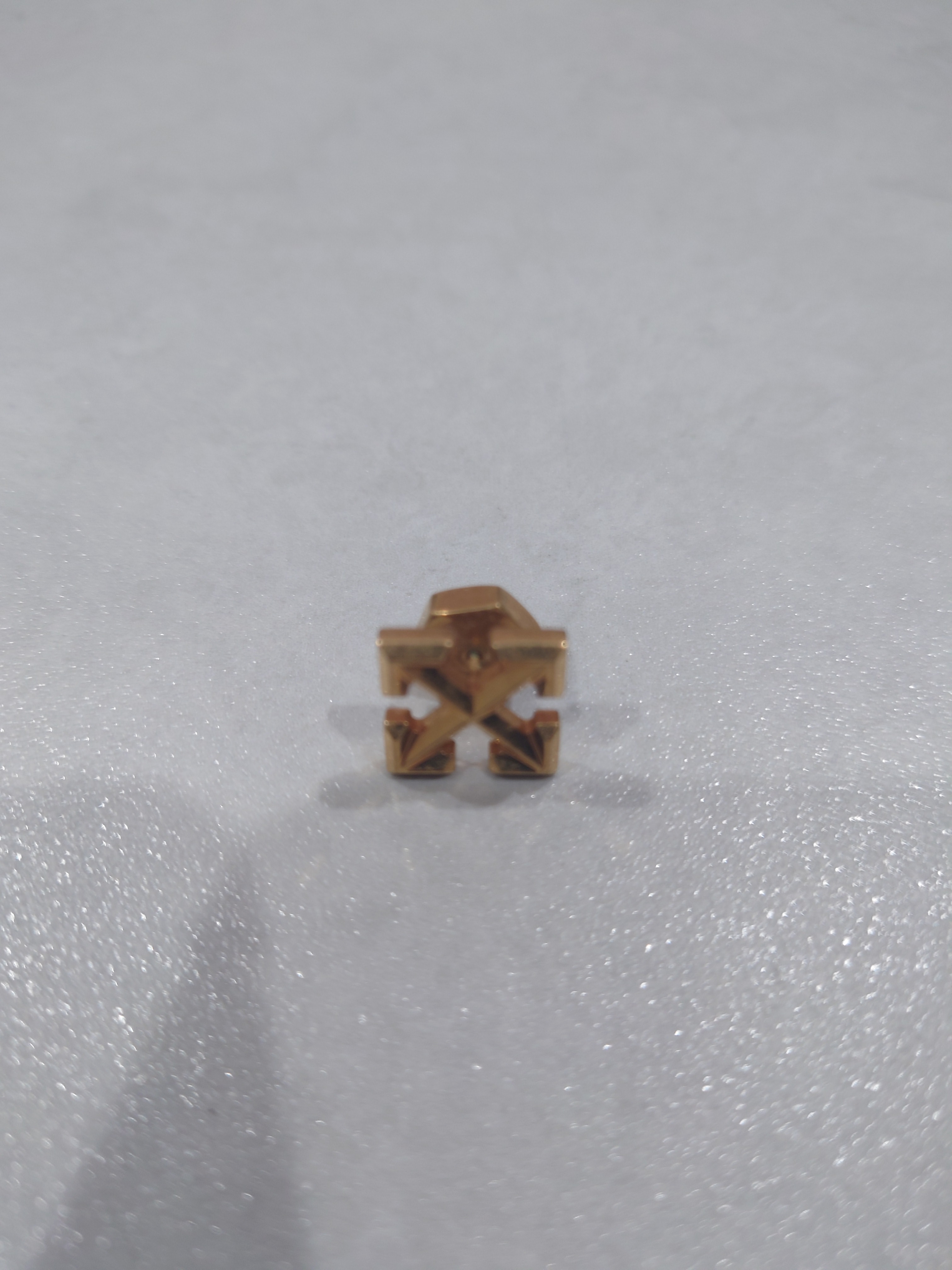 オフホワイト ARROW Earrings in Gold