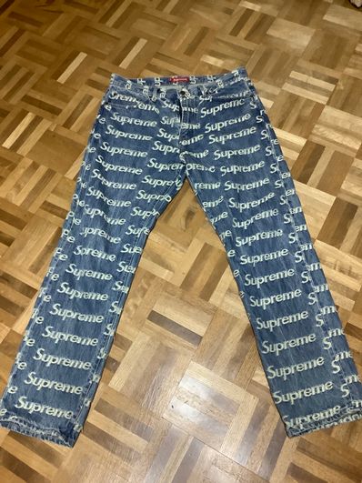 Supreme Frayed Logos Regular Jean "Blue"