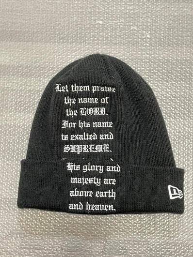 Supreme New Era Psalm Beanie "Black"