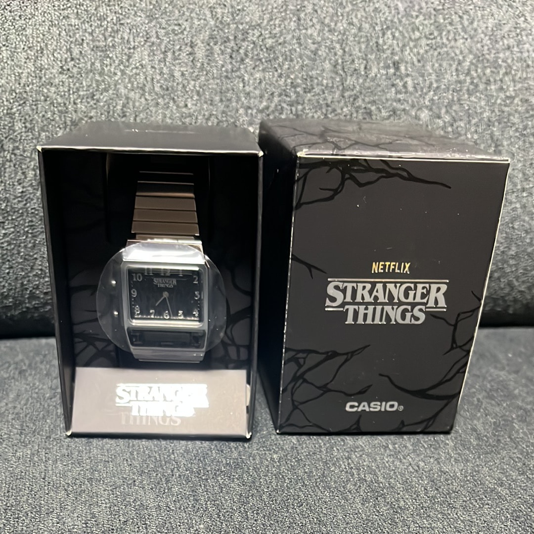 Casio x Stranger Things AQ-800EST-1AJR "Silver"