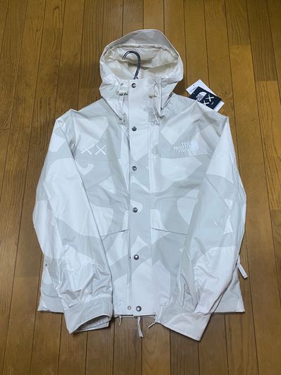 The North Face Kaws Retro 1986 Mountain Jacket "Moonlight Ivory"