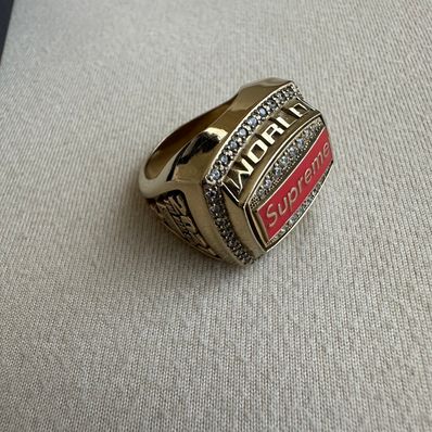 Supreme / Jostens World Famous Champion Ring "Gold"