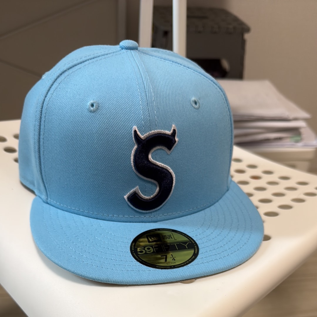Supreme Devil S Logo New Era "Light Blue"