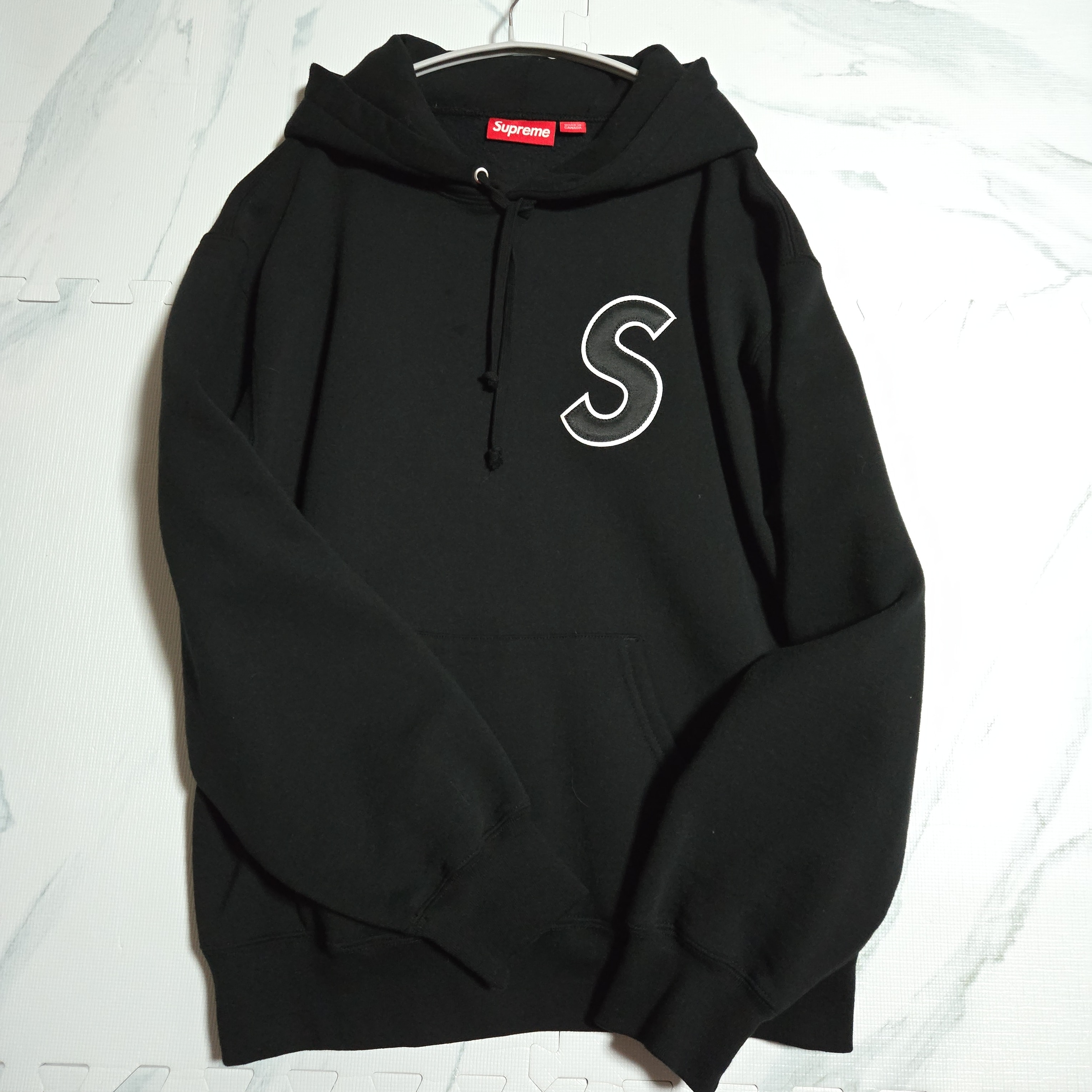 シュプリーム エス ロゴ フーデッド スウェットシャツ "ブラック"