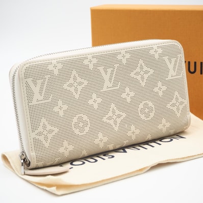 美品 LOUIS VUITTON ルイ・ヴィトン マヒナ ジッピーウォレット M83029 長財布 ベージュ グリーン カーフレザー レディース
