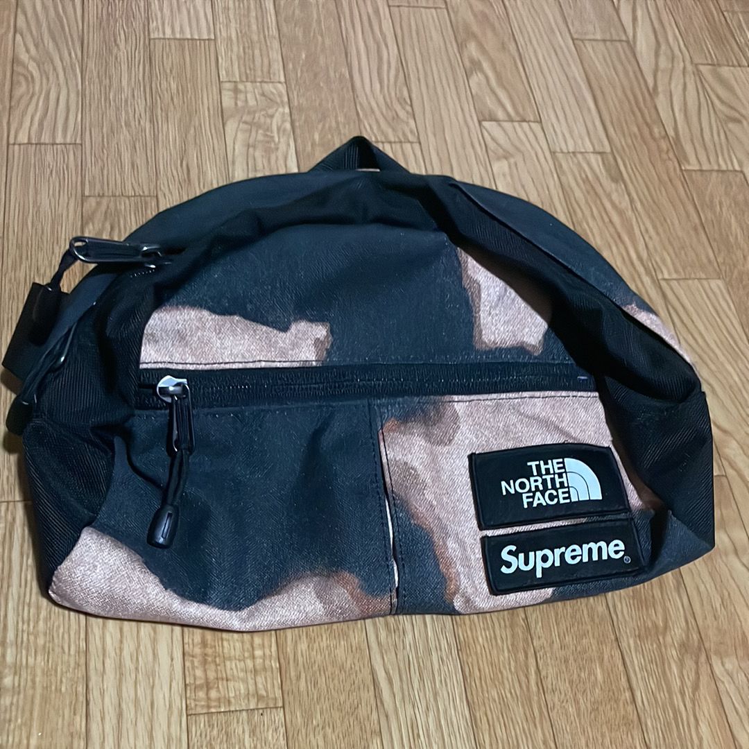 Supreme x The North Face Bleached Denim Print Roo II "Black"