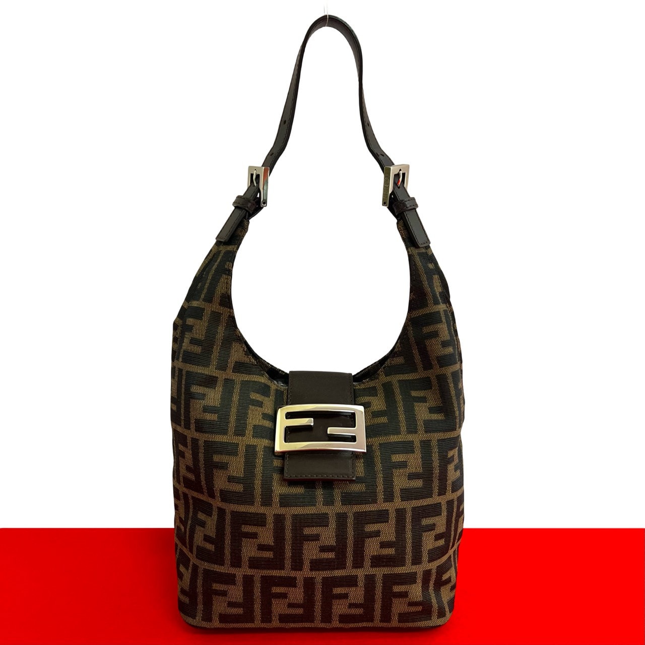 FENDI フェンディ ズッカ FF 柄 ロゴ 金具 キャンバス レザー ショルダーバッグ ブラウン
88734