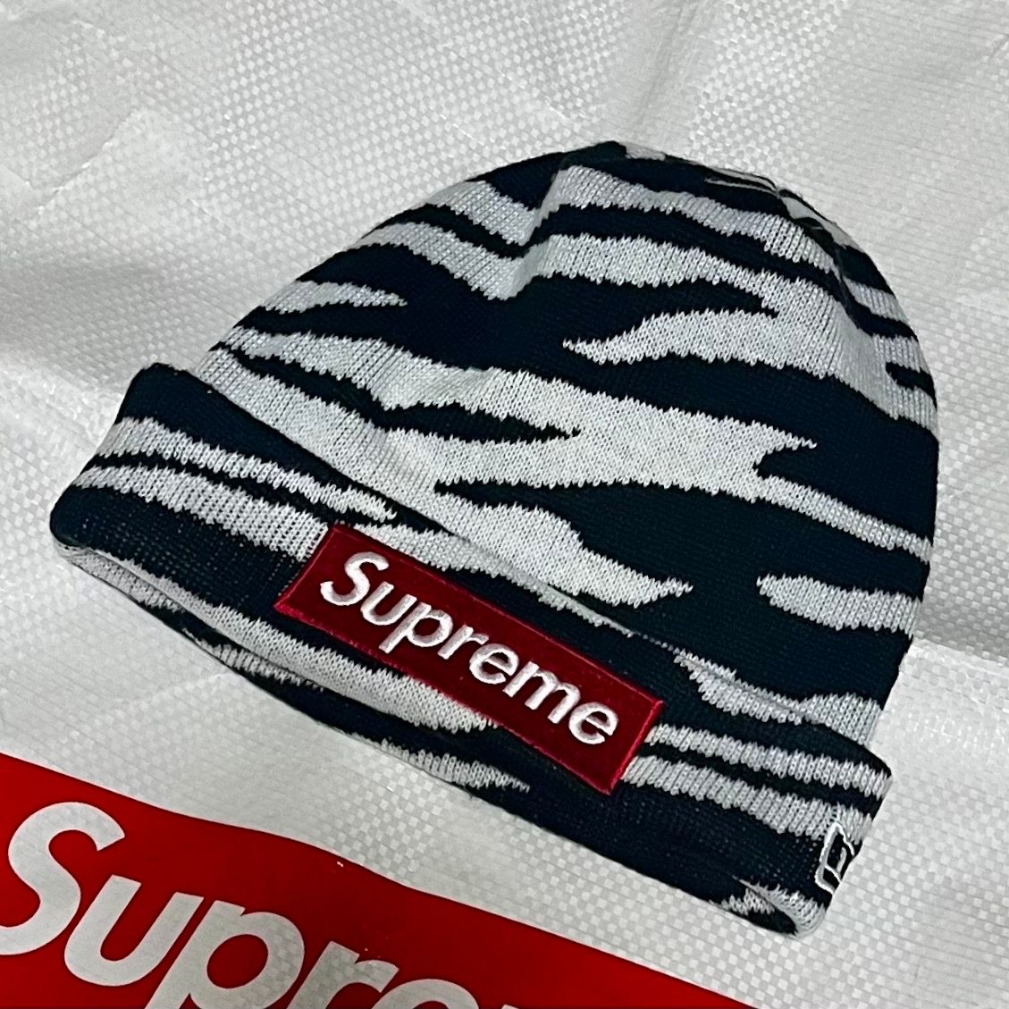 Supreme New Era Box Logo Beanie "Zebra"