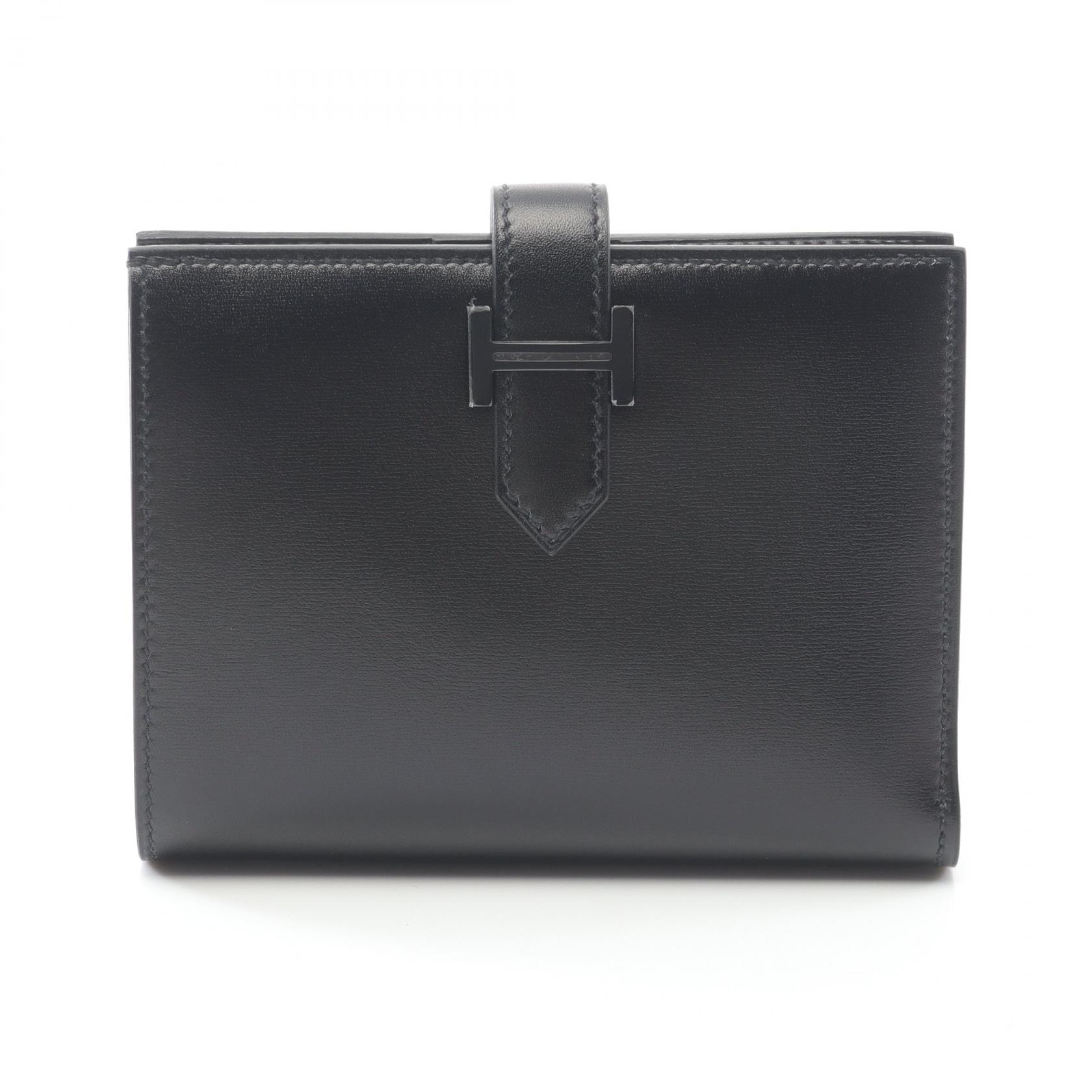 エルメス HERMES ベアンコンパクト モノクローム 二つ折り財布 財布 カーフ(牛革) ボックスカーフ ソーブラック B刻印(2023年製造) レディース ブラック系 【中古】