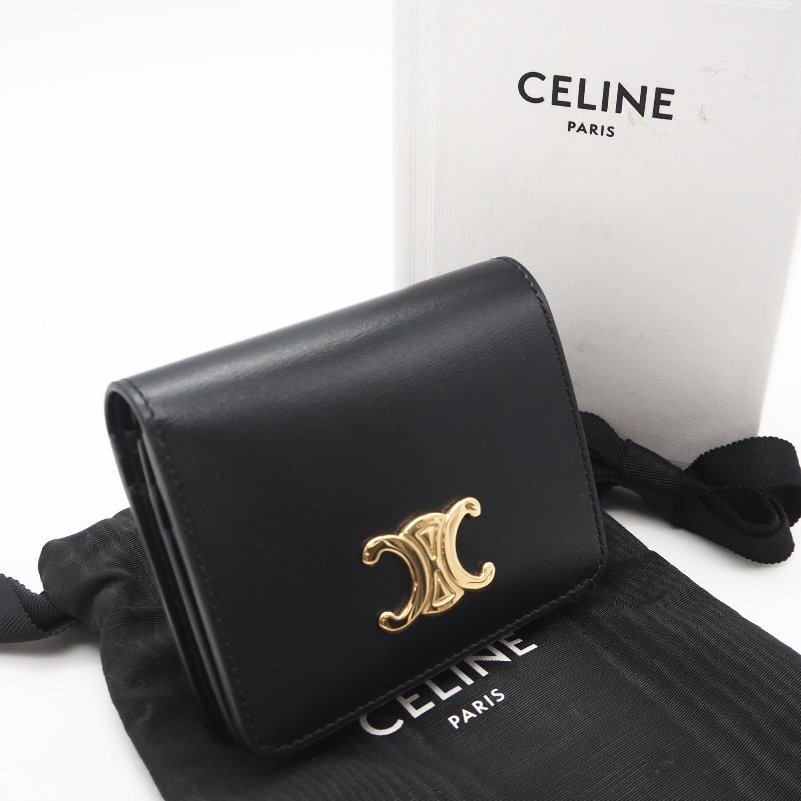 極美品 CELINE セリーヌ トリオンフ コンパクトウォレット 10K623 二つ折り財布 ブラック カーフレザー レディース