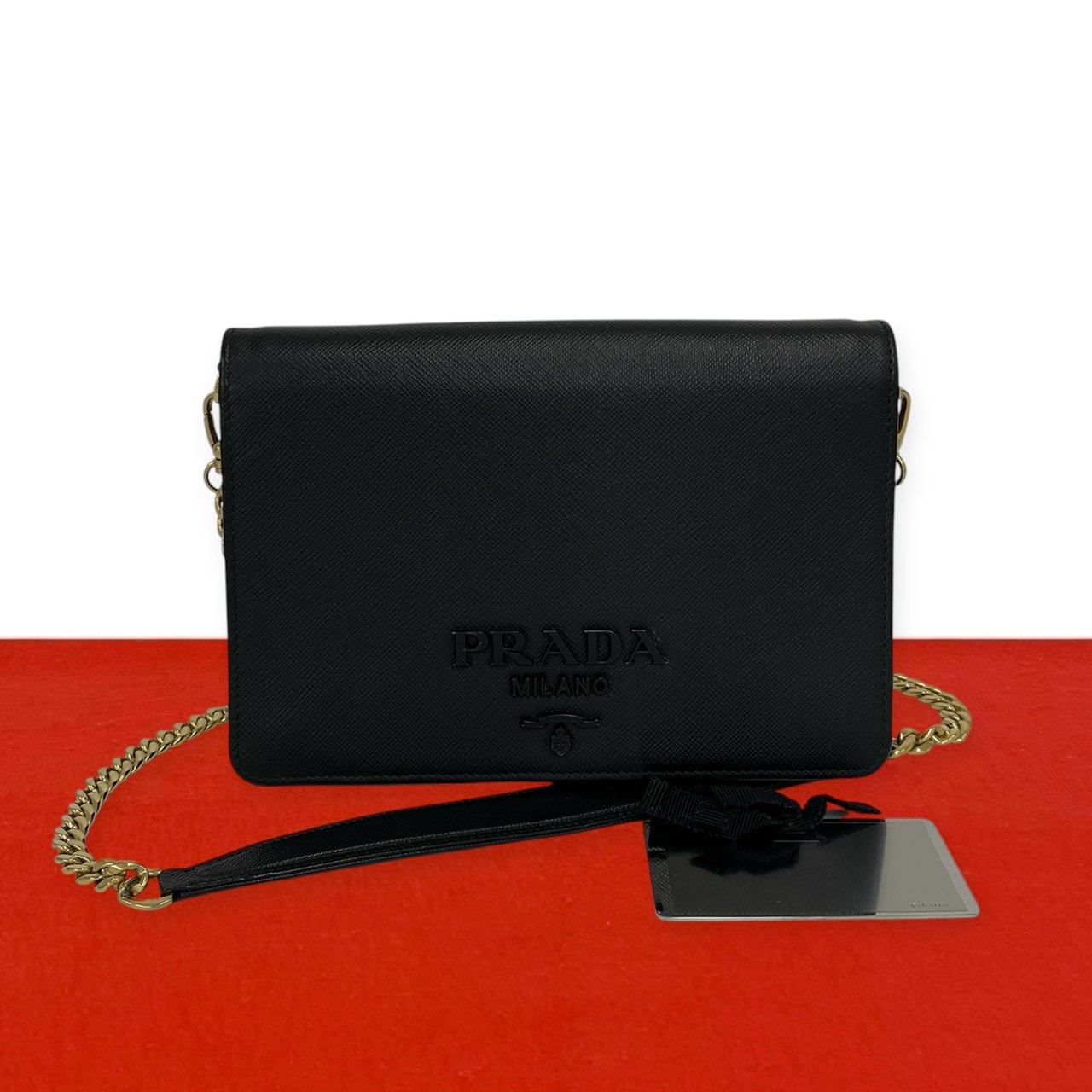 PRADA プラダ ロゴ 金具 レザー ショルダーバッグ ブラック
 01588