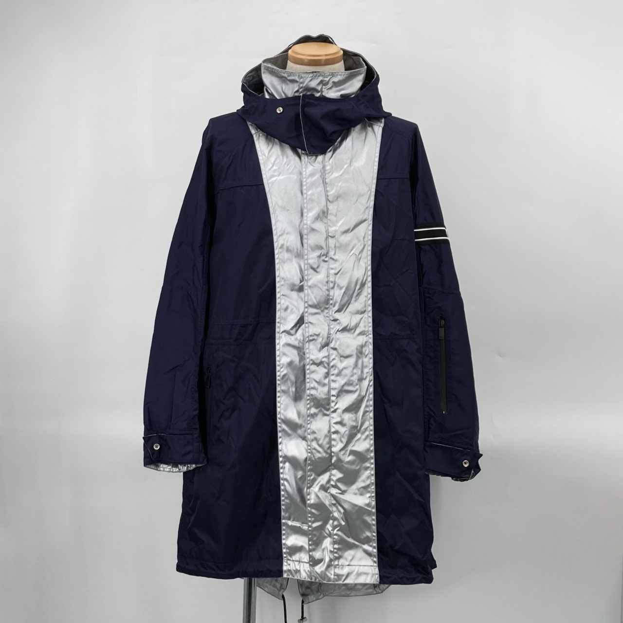 Christian Dior(クリスチャンディオール) リバーシブル ロングコート FR 46 ナイロン 113C301A5041 ナイロンジャケット ネイビー × シルバー