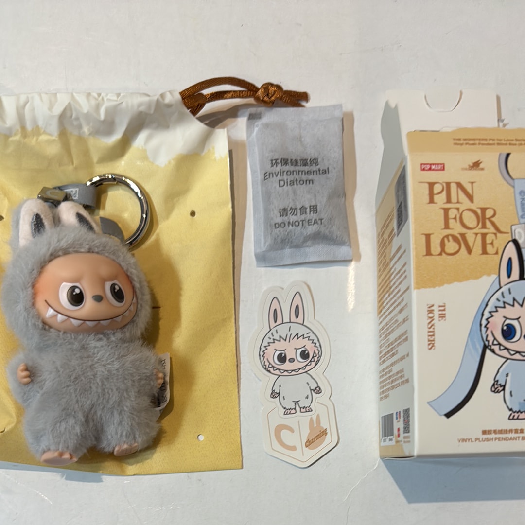 POP MART THE MONSTERS (LABUBU) Pin for Love Series-Vinyl Plush Pendant (A-M) C