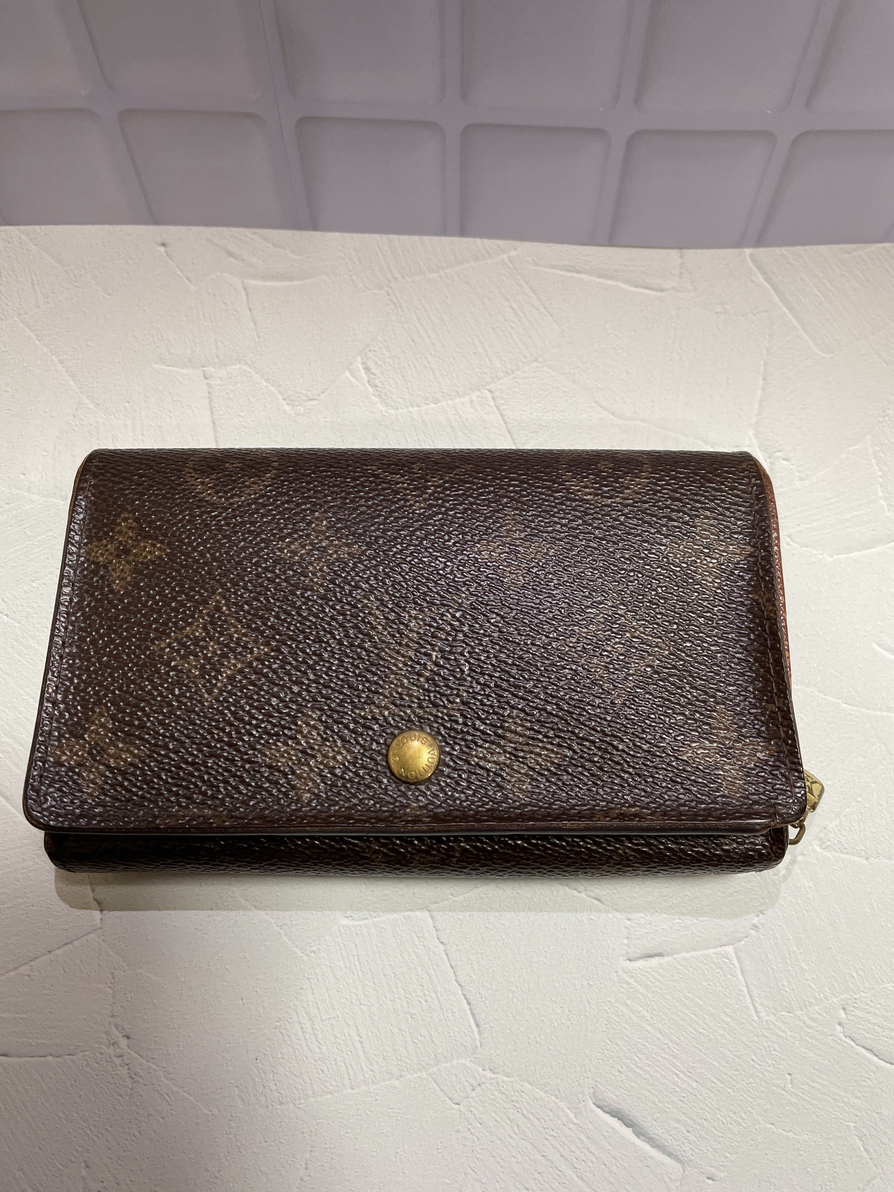 LOUIS VUITTON財布