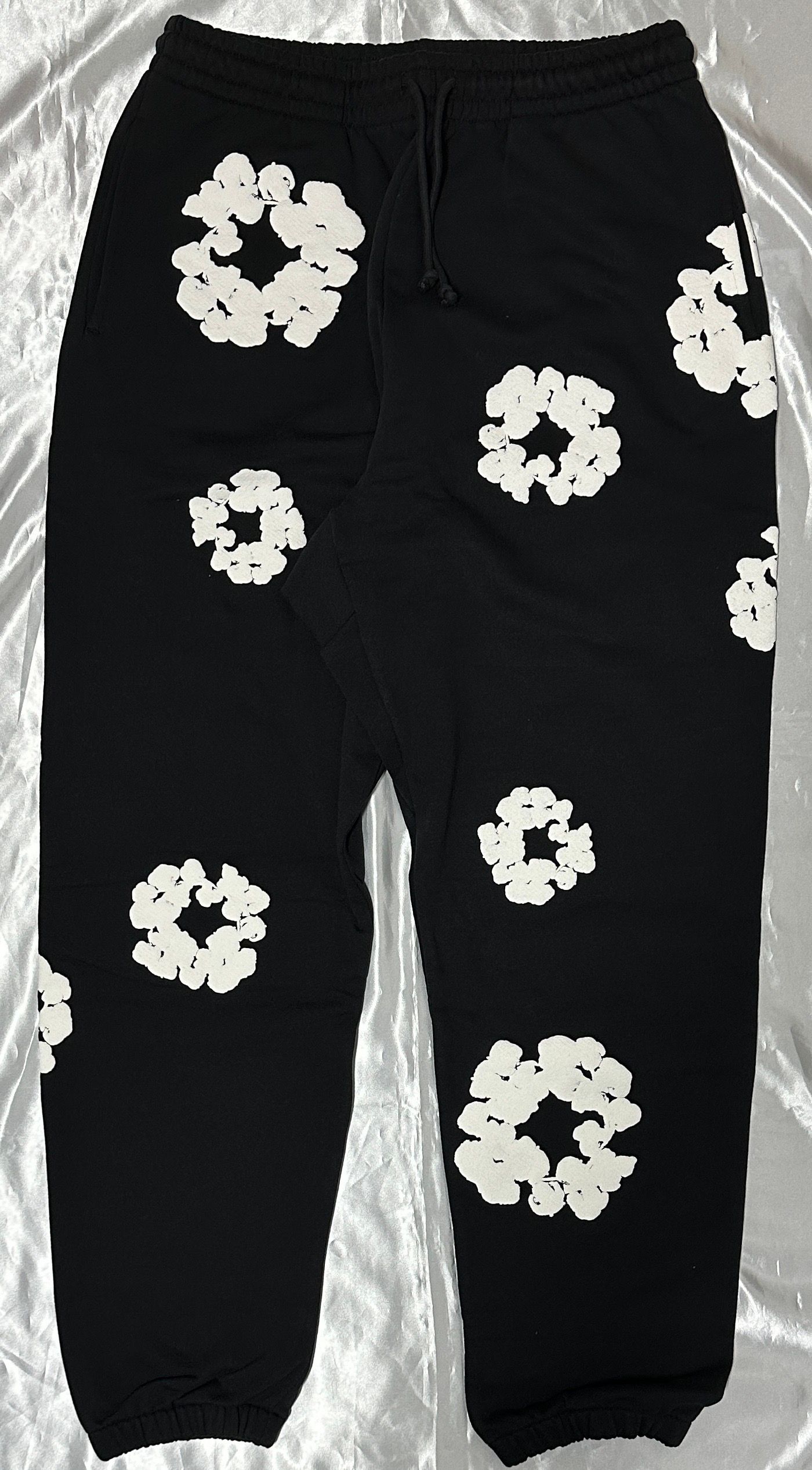 DENIM TEARS The Cotton Wreath Sweat Pants "Black"