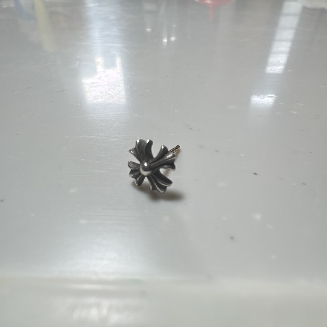 Chrome Hearts #2 CH Plus Earrings "Silver"