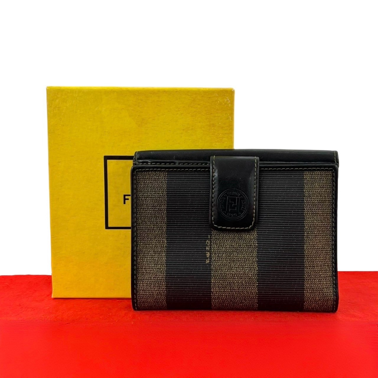 FENDI フェンディ ペカン FF ロゴ キャンバス レザー 二つ折り財布 ブラック
 31093