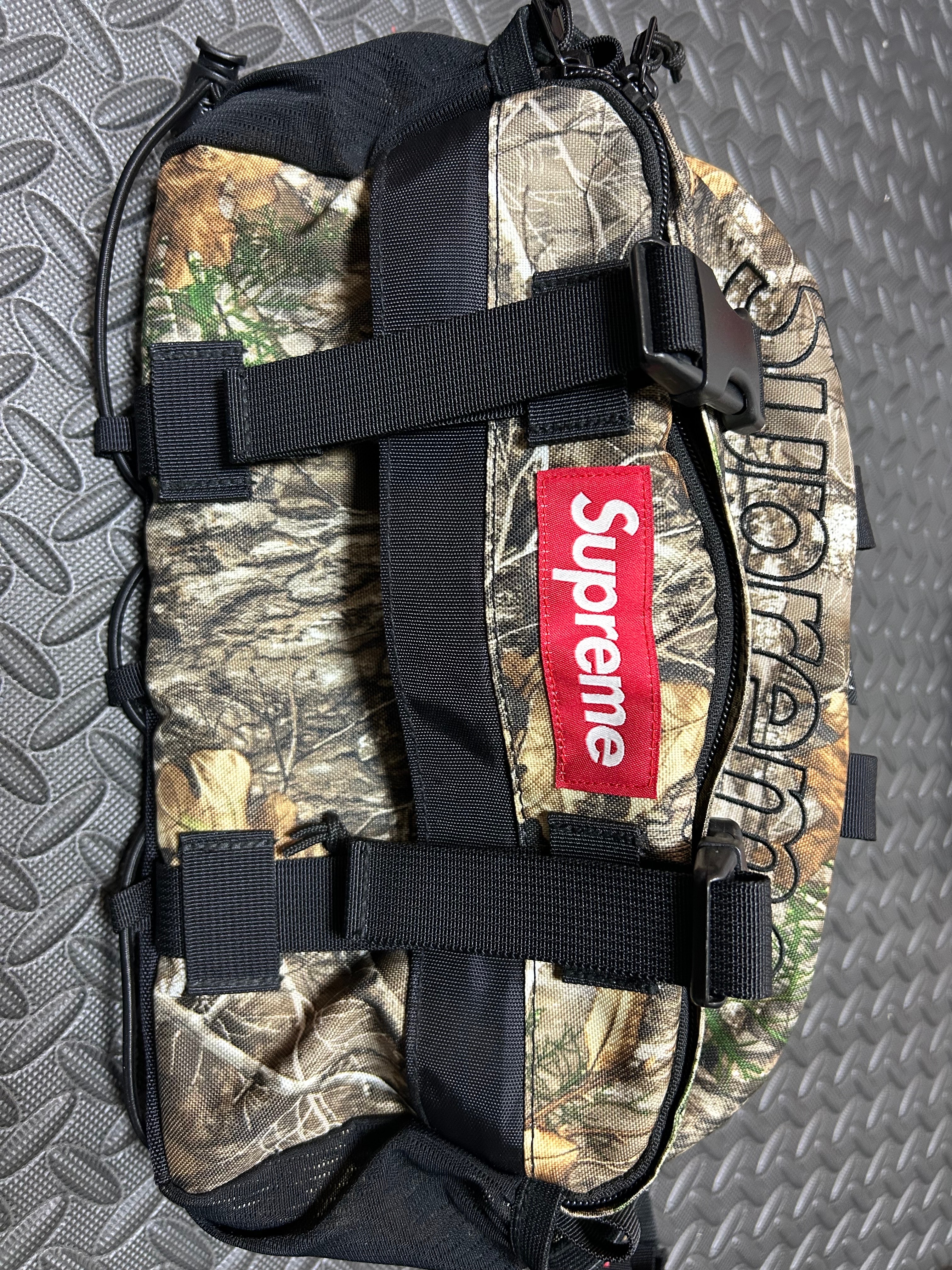Supreme Waist Bag (19FW) 
