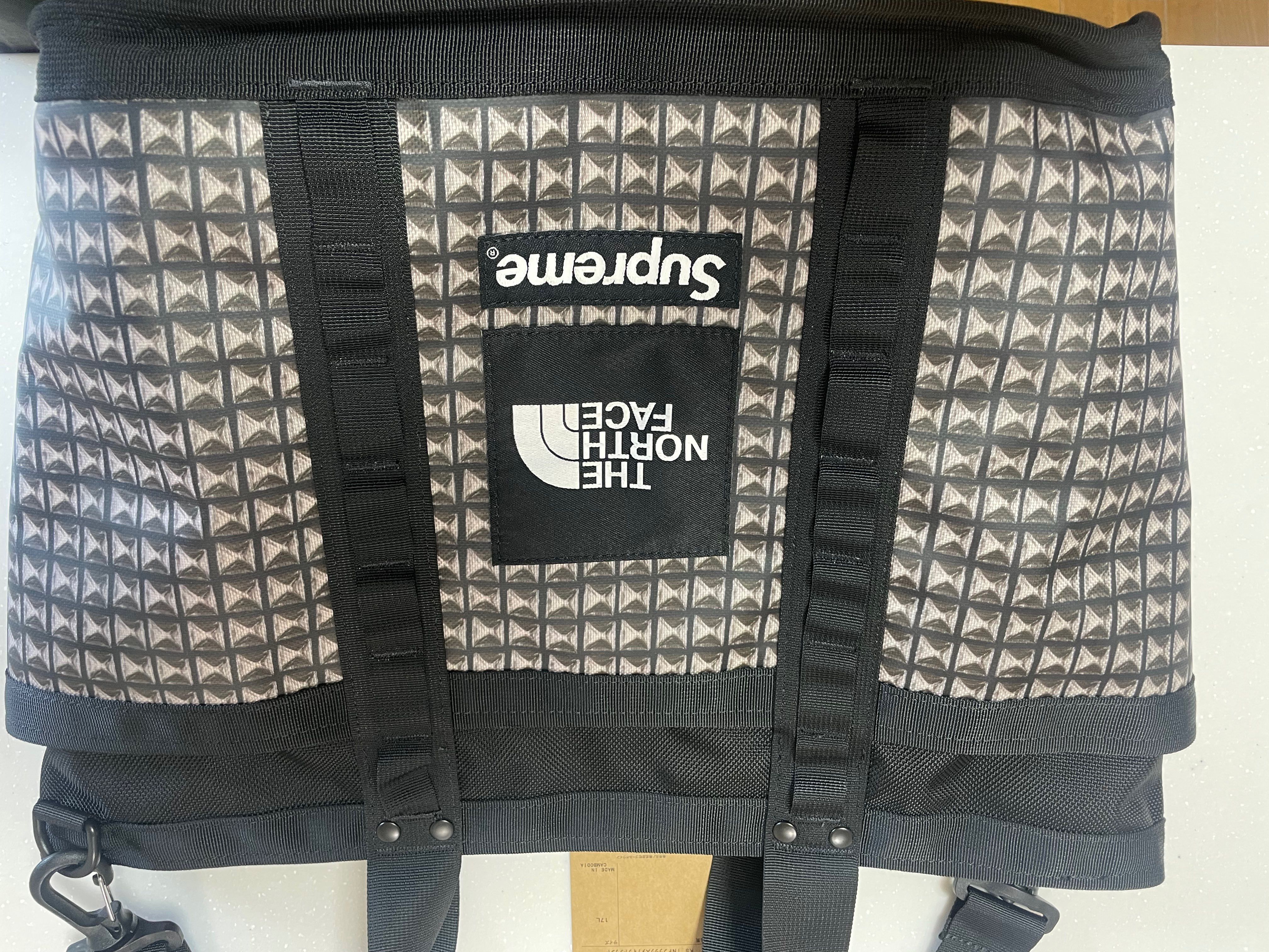 Supreme x The North Face Studded Explore Utility Tote. 17L. "Black" NM82125I