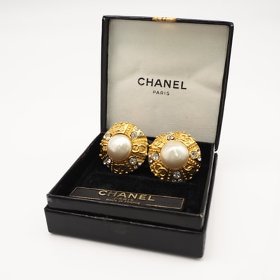 美品 CHANEL シャネル ココマーク フェイクパール イヤリング GP - イヤリング ゴールド ホワイト GP レディース