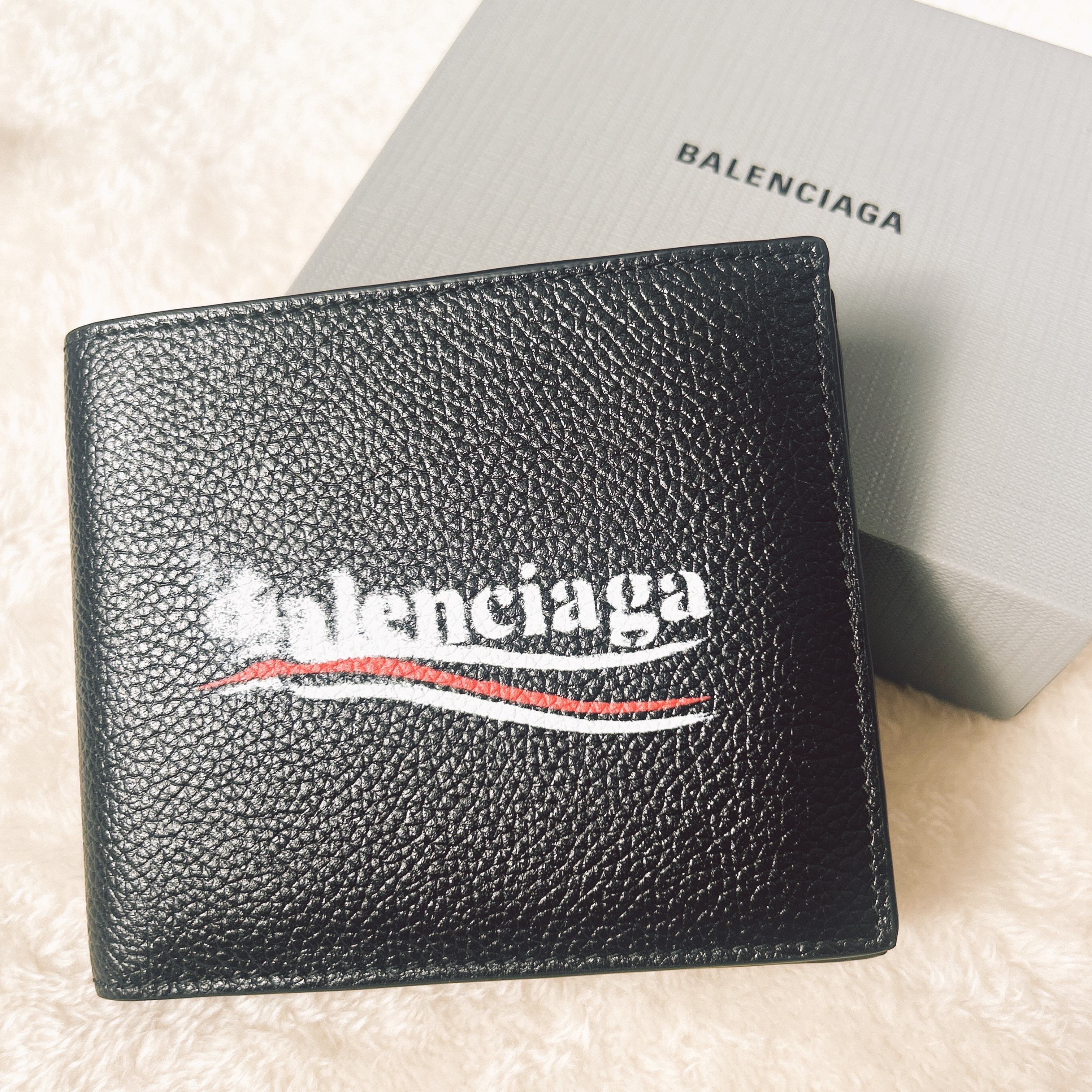 バレンシアガ キャッシュ スクエア フォールデッド ウォレット "ブラック"