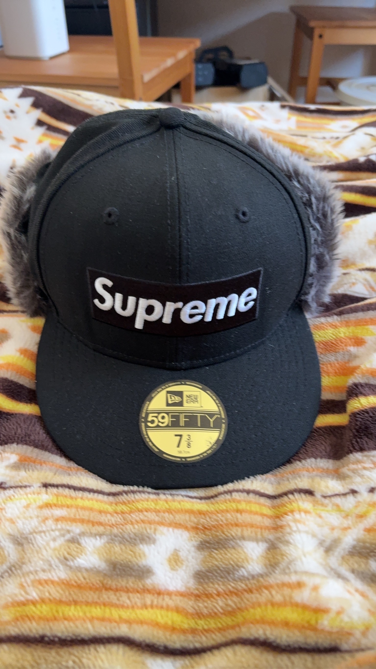 シュプリーム イヤーフラップ ニューエラ "ブラック"