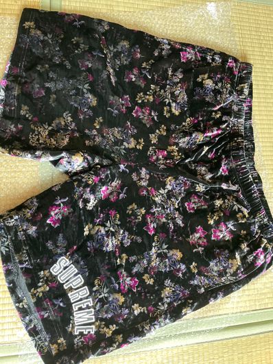 Supreme Floral Velour Short "Black"