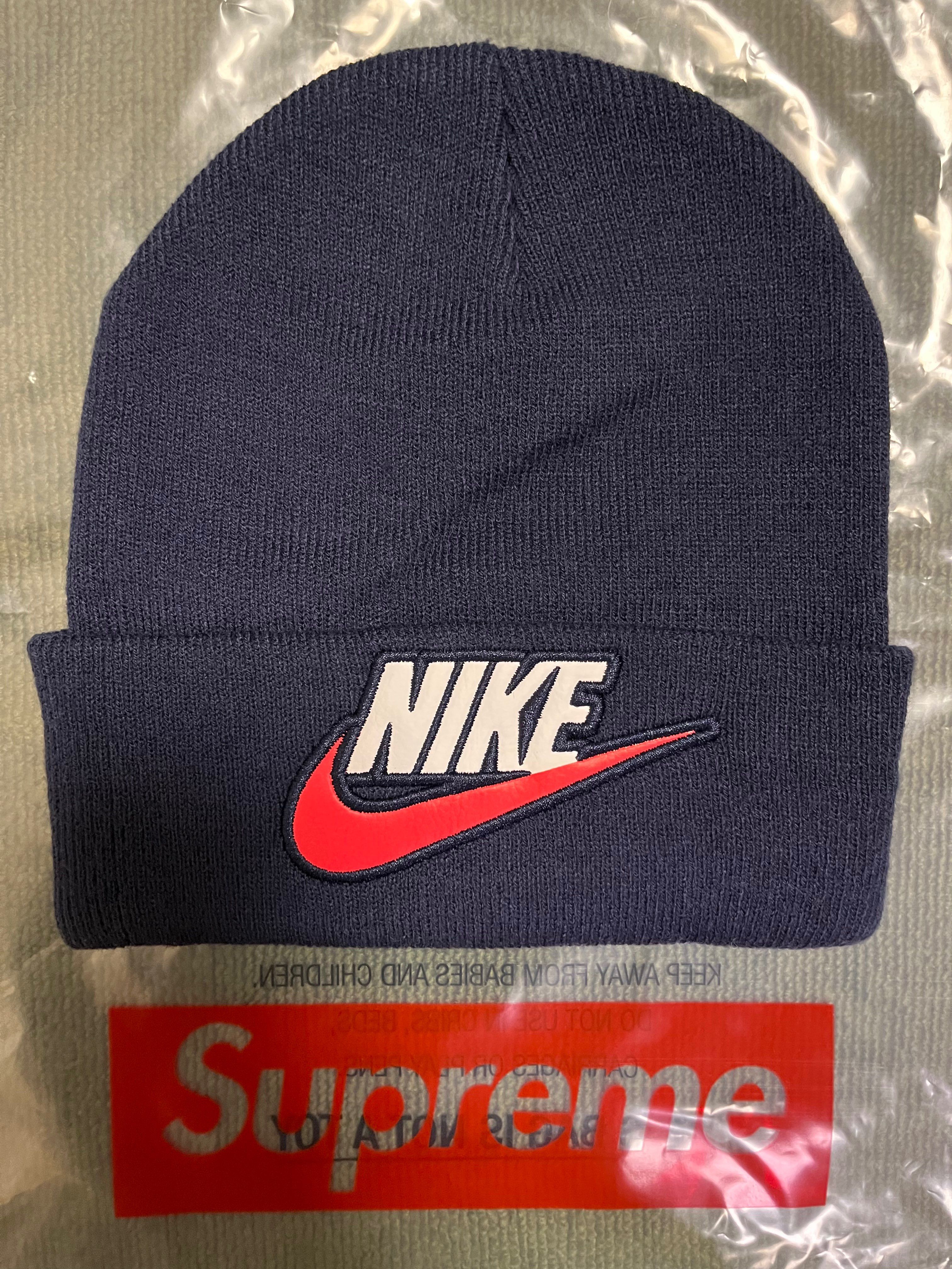 Supreme / NIKE® Beanie "navy"