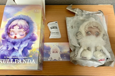 POP MART SKULLPANDA L'impressionnisme Series Plush Doll Mist