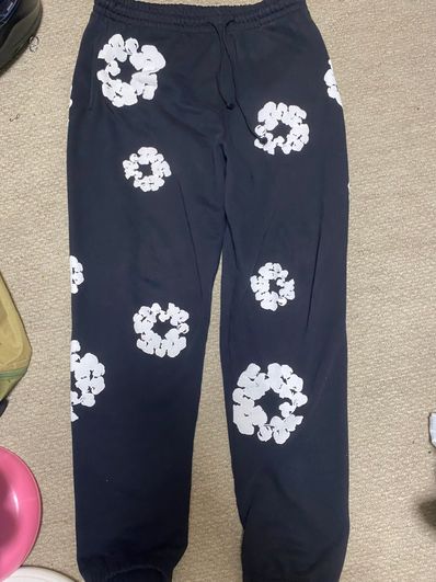 DENIM TEARS The Cotton Wreath Sweat Pants "Black"